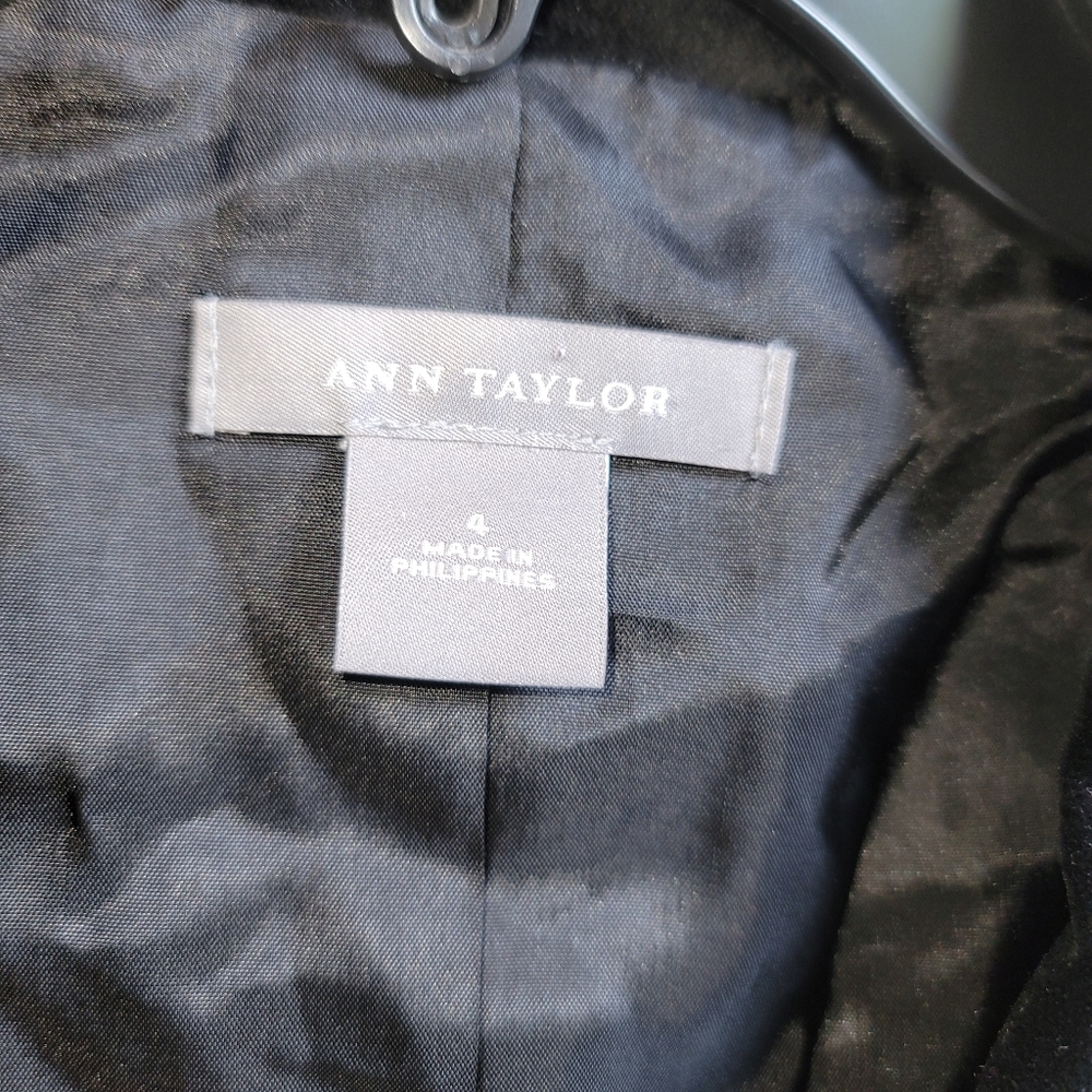 Ann Taylor Black Velvet Jacket Size 4 - Picture 9 of 12